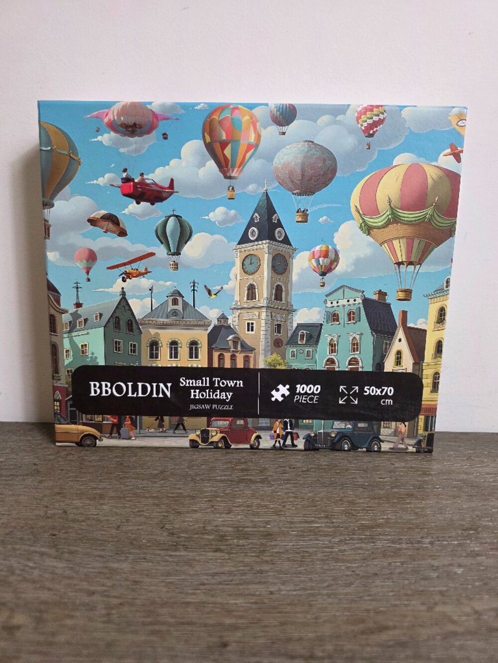 Small Town Holiday - 1000 Piece Jigsaw Puzzle